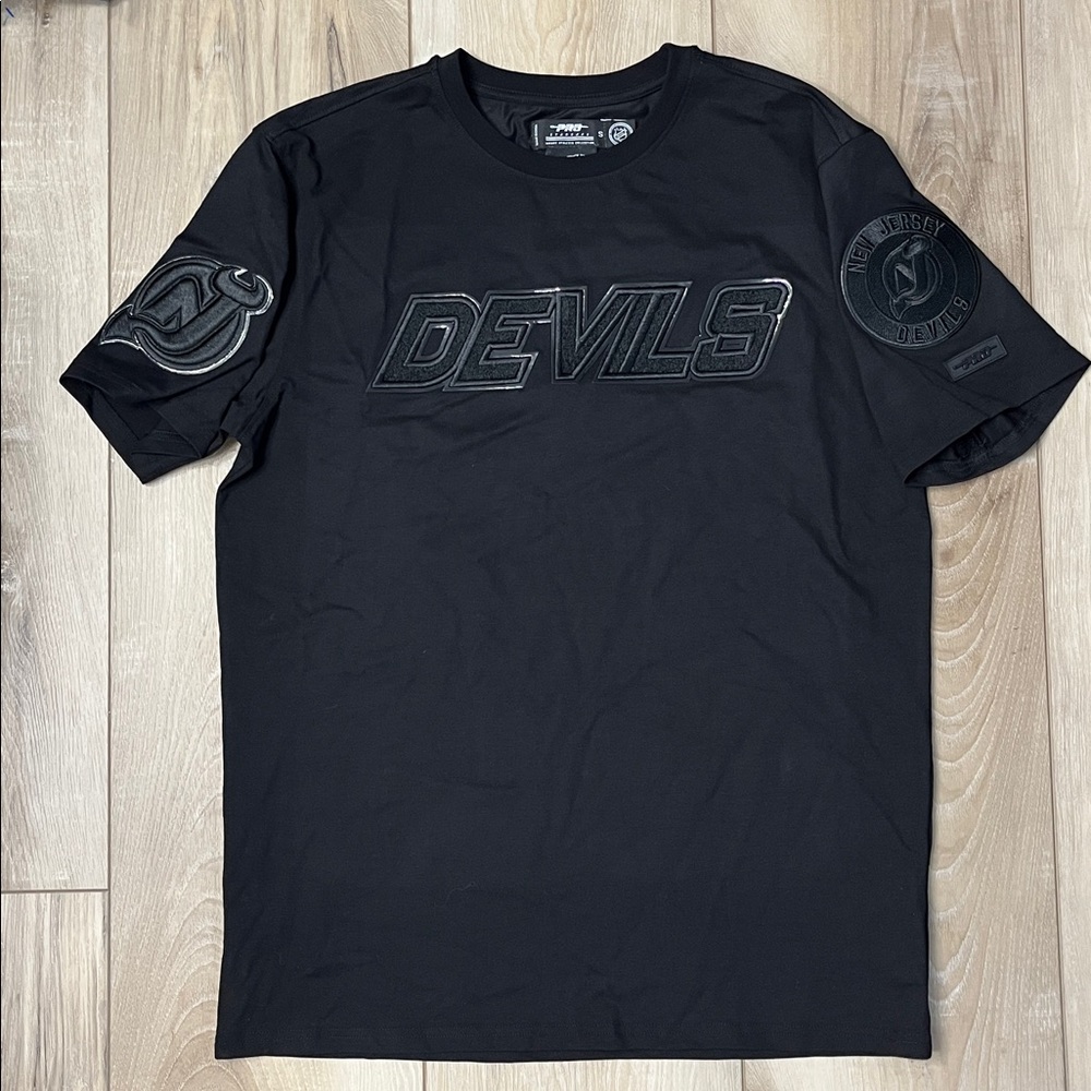 Pro Standard Mens New Jersey Devils NHL Hockey T-Shirt Patches Black Size Small